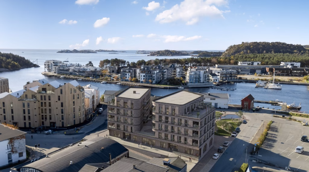 Fasade på Buehallen i Mandal med Zip Screens solavskjerming montert av ZK Elektro